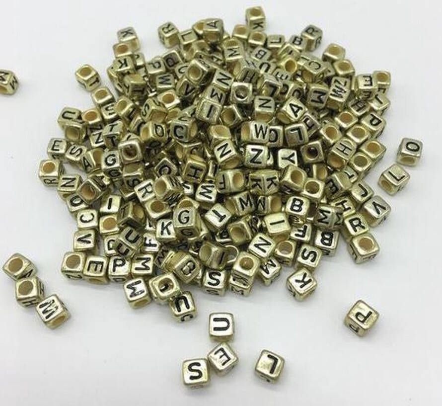 Pippashop 400 stuks goudkleurige alfabet kralen vierkant 6x6 mm
