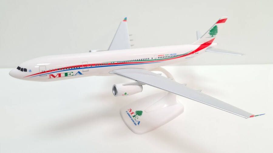 PPC Schaalmodel MEA Middle East Airlines Airbus vliegtuig A330-200 schaal 1:200 lengte 29 5cm