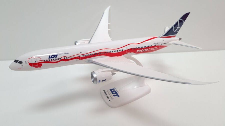 PPC Schaalmodel vliegtuig LOT Polish Airlines (PROUD) Boeing 787-9 schaal 1:200 lengte 31 5cm