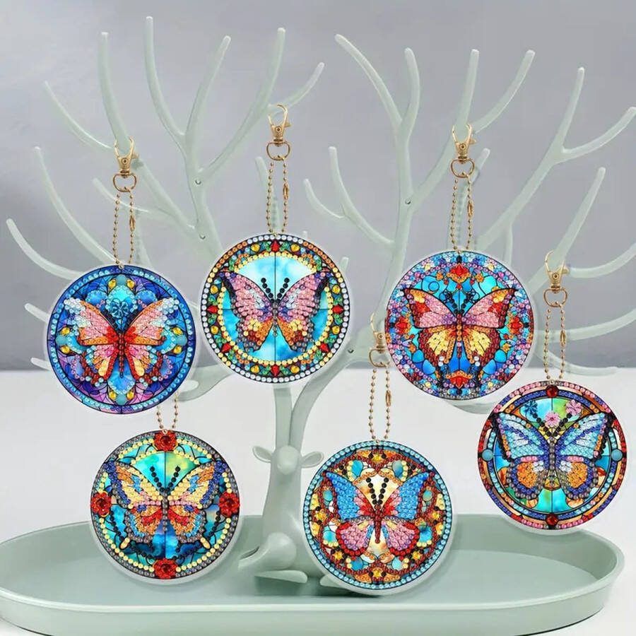 Purediamondpainting Diamond Painting Sleutelhangers 6 stuks Vlinder Niet volledig Ronde steentjes 8.5x8.5cm