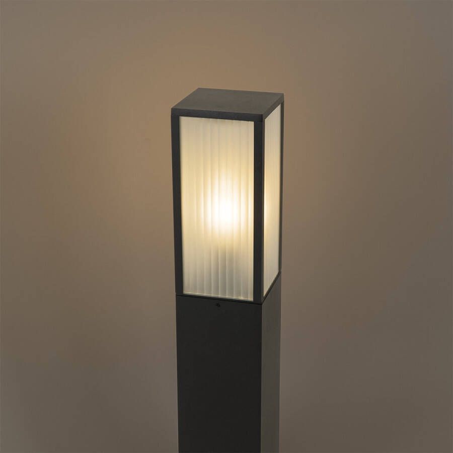 QAZQA charlois Moderne Staande Buitenlamp Staande Lamp voor buiten 1 lichts H 80 cm Zwart Buitenverlichting