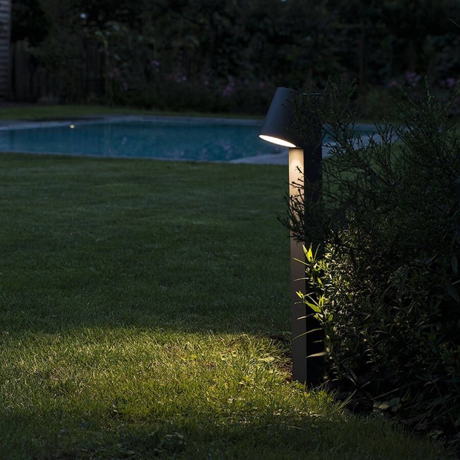 QAZQA uma Moderne LED Staande Buitenlamp Staande Lamp voor buiten 1 lichts H 620 mm Donkergrijs Buitenverlichting