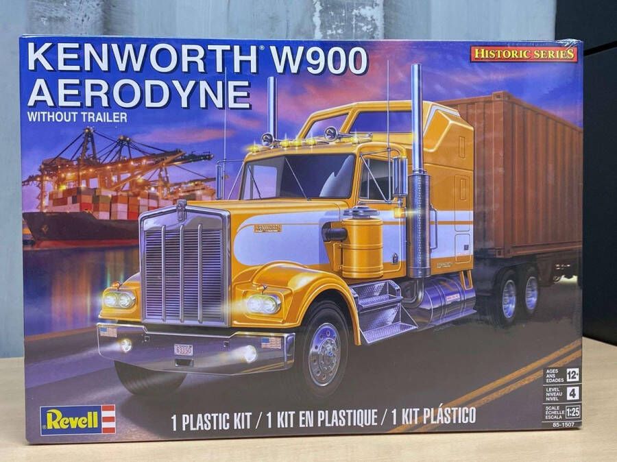 Revell modelbouwpakket USA Truck Kenworth W900 1:25