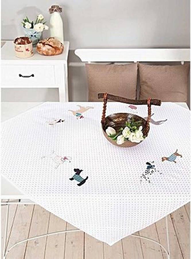 Rico design Borduurpakket voorbedrukt kleedje honden in platsteek van Rico 68258.52.21