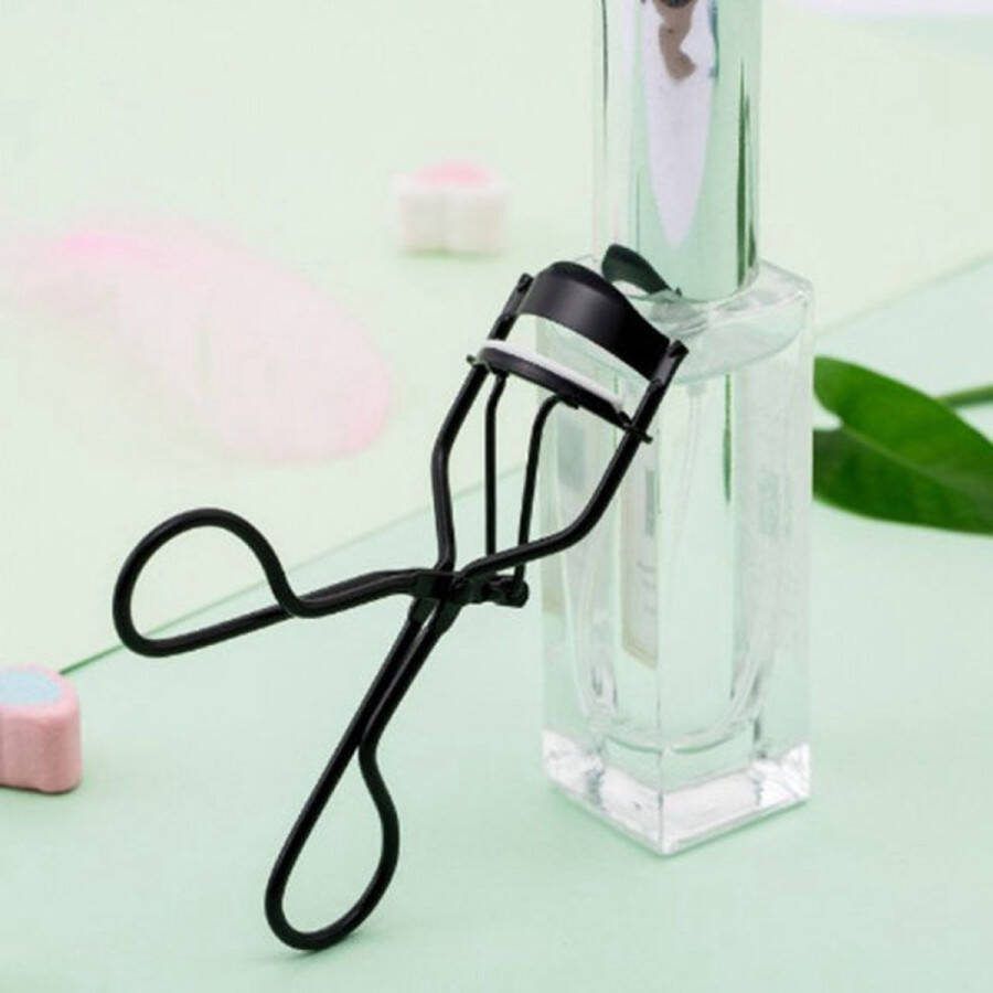 RivaroShop Wimperkruller Elegant Zwart Design Comfortabele Grip Professionele Resultaten