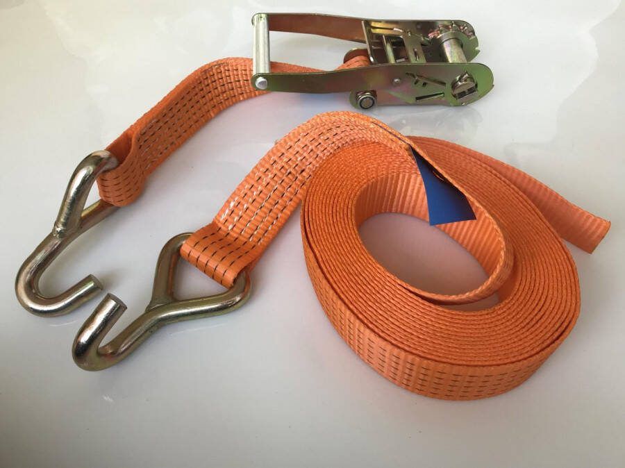 Roadtech Spanband Sjorband met ratel en J-haken Lengte 8 meter Breedte 50 mm Capaciteit 5000 kg Haak = Vingerhaak CE TÜV gecertificeerd Geproduceerd conform EN12195-2 Totaal 2 sets per verpakking