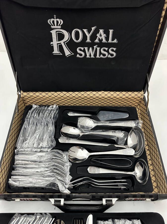 Royal Swiss 72 delig bestek set met koffer (versace)