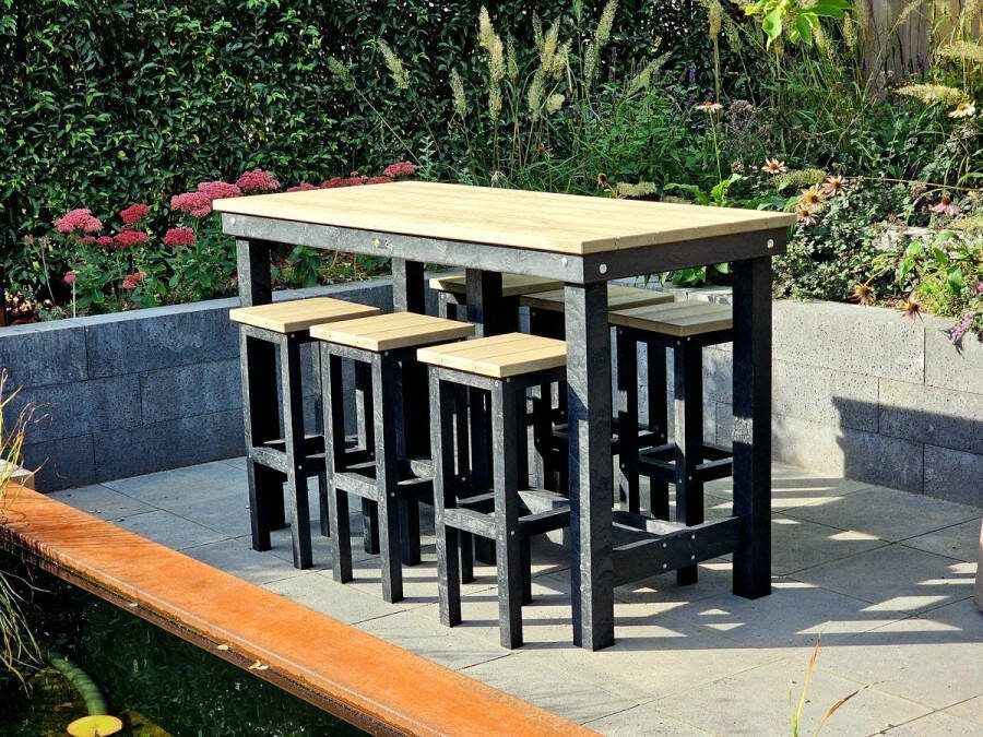 RUST. Barset 6 persoons 7 Delig bartafel met 6 krukken Gerecycled Kunststof