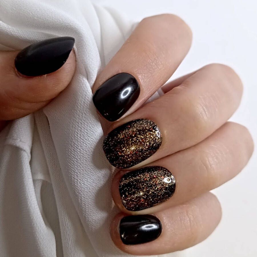 SD Press on Nails B-166 P laknagels Nagelset 20 Nagels Zwart Glitter Goud Gellak Nagellak Kort Naturel Nageltips Nepnagels met Lijm Kunstnagels Nail Art Handmade Valse nagels Nagelvijl Accessoires Korte Nagels