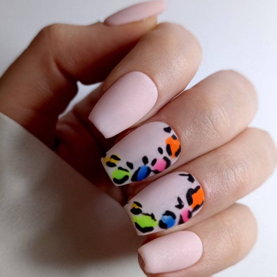 SD Press on Nails B-187 Plaknagels Nagelset 20 Nagels Roze Neon Leopard Gellak Nagellak Korte Coffin Nageltips Nepnagels met Lijm Kunstnagels Nail Art Handmade Valse nagels Nagelvijl Accessoires Matte Nagels Neon Nagel