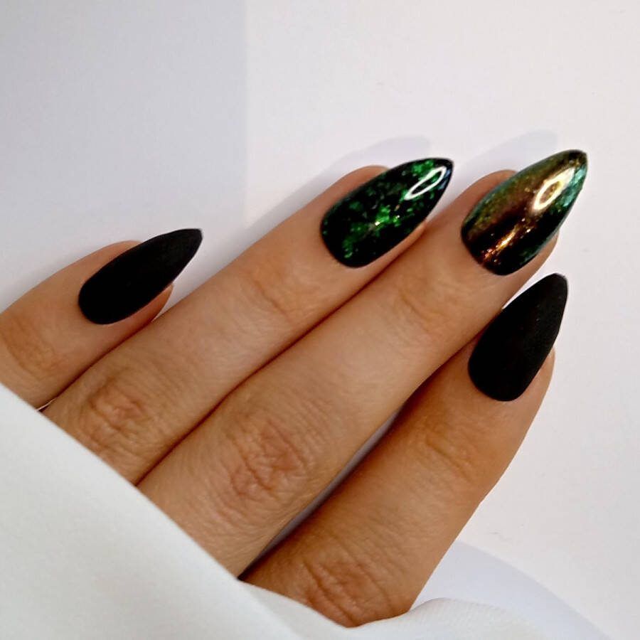 SD Press on Nails B155 Plaknagels met nagellijm Medium Stiletto Matte Zwart Groen Set 20 Kunstnagels handgemaakt van gellak Halloween Accessoires