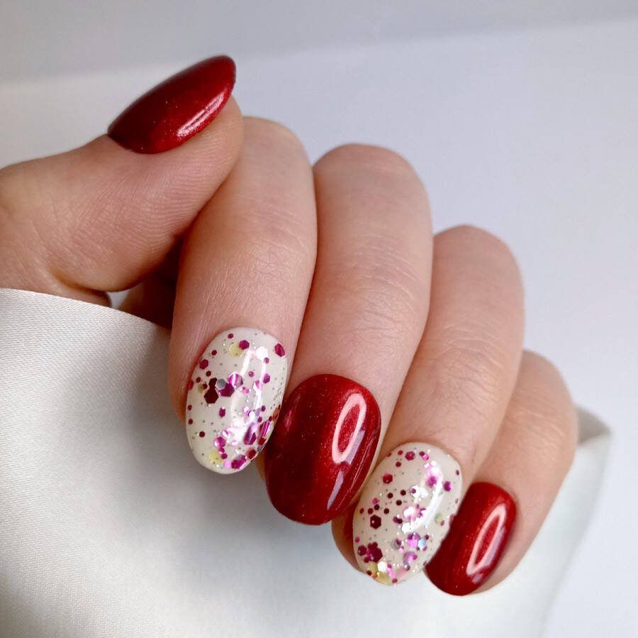 SD Press on Nails B201 Plaknagels Nagelset 20 Nagels Nepnagels Rood Nude Glitter Gellak Nagellak XS Almond Nageltips Nepnagels met Lijm Kunstnagels Nail Art Handmade Valse nagels Nagelvijl Accessoires Korte Nagels