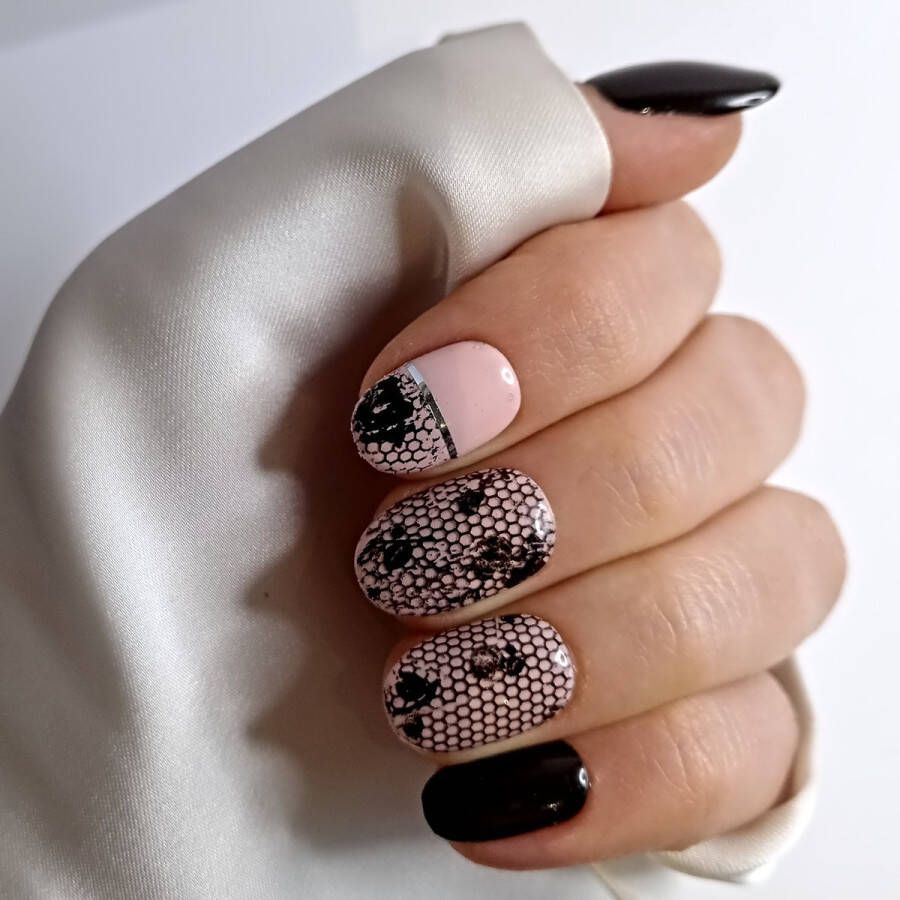 SD Press on Nails Plaknagels Gelnagels Handgemaakt 20 stuks No. 4 Black & Lace Gellak Nagellak Korter ronde Nageltips Nepnagels met Lijm Kunstnagels Nail Art Handmade Valse nagels Nagelvijl Accessoires