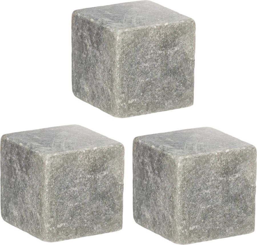 Secret de Gourmet 27x stuks klei whisky koelstenen met opbergzakje 2 x 2 x 2 cm Whisky stenen whisky stones IJsblokjes