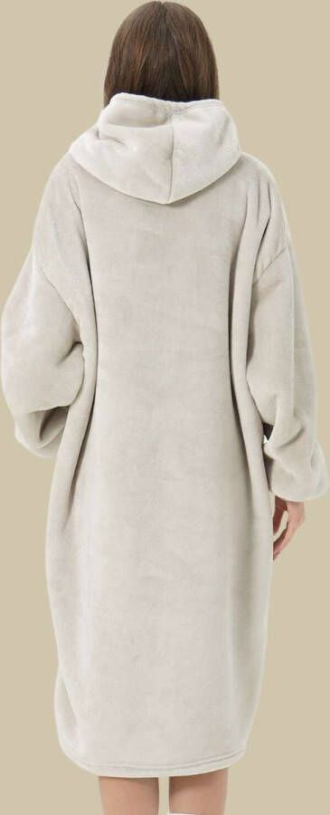 Dutch Decor SHERRY Oversized Hoodie 70x110 cm Hoodie & deken in één heerlijke grote fleece hoodie deken Pumice Stone beig