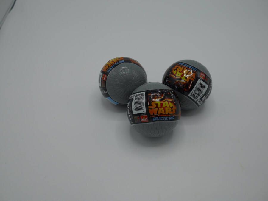 Star Wars 3 slijm ballen met starwars figuur. spaar ze allemaal
