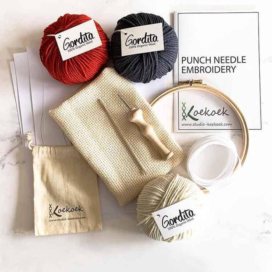 Studio Koekoek Punch needle pakket ergonomische punch naald inclusief patronen borduurring ecologische merino wol en monk's cloth stof kleurset rood antraciet