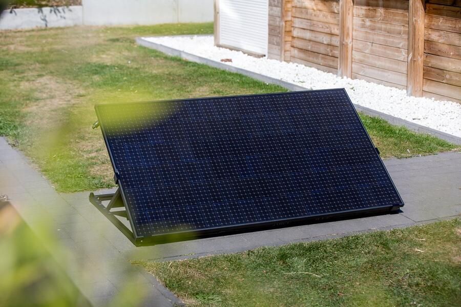 Sunet Solarpad Zonnepaneel met stekker 380Wp- zonnepanelen plat dak- plug & play paneel doe het zelf zonnepanelen compleet pakket Micro omvormer geïntegreerd Geen gedoe met teruglevering