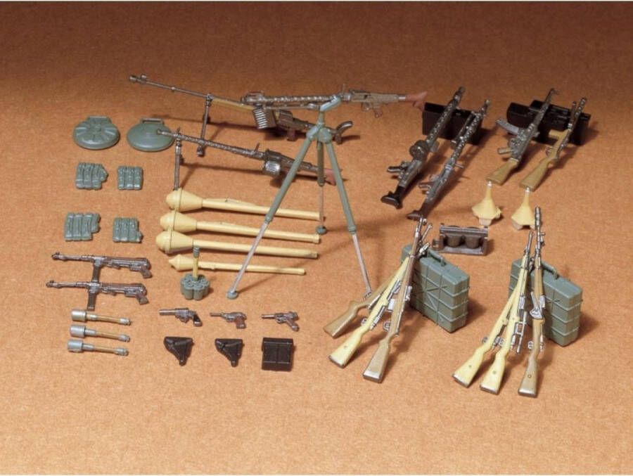 Tamiya 1:35 Diorama-Set Ger. Weapons Inf.(24)