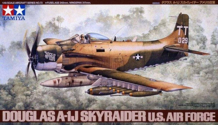 Tamiya 1:48 61073 WWII Douglas A-1J Skyrider USAF Plastic Modelbouwpakket
