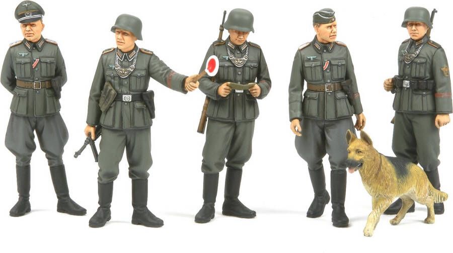 Tamiya German Field Military Police WWII + Ammo by Mig lijm