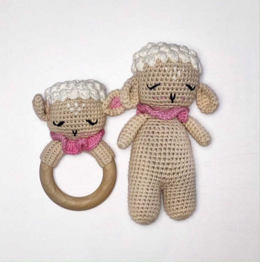 The Baby Supply Knuffel & Rammelaar set Schaap