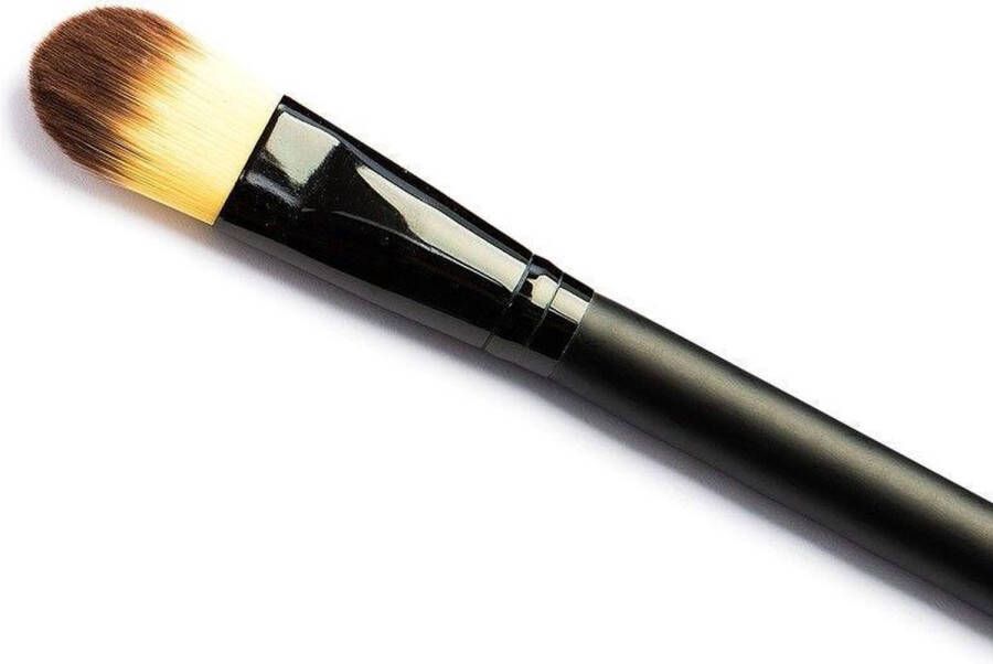 Care By Bema The Brush Foundation kwast