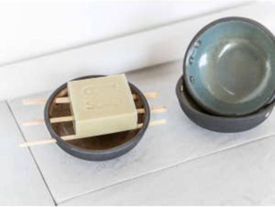 The cool projects Zeepbakje keramiek Oosters groen en beige