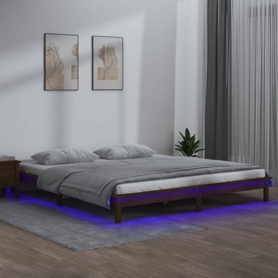 The Living Store Bedframe Grenenhout Honingbruin 212x151.5x26 cm RGB LED-verlichting