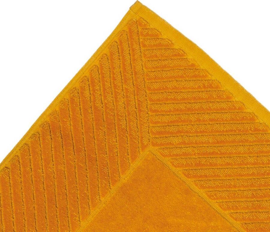The One towelling Badmat 60 x 95 cm 1250 gr. m² Velour Honey Yellow 100% zacht katoen T1-Bathultra