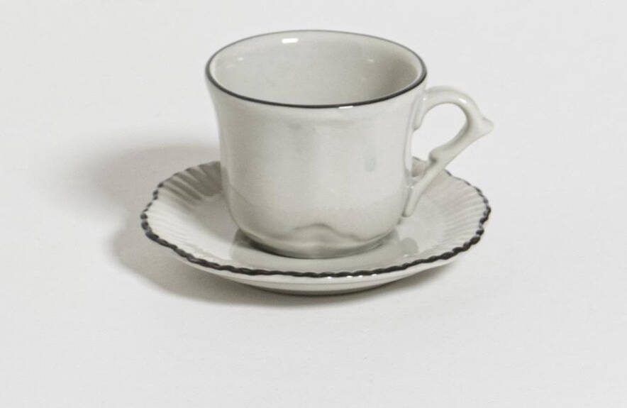 The Table attic espresso kop en schotel Ø 5 65 ml handgemaakt off white