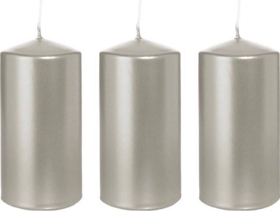 Trend Candles 3x Zilveren cilinderkaarsen stompkaarsen 6 x 12 cm 40 branduren Geurloze zilverkleurige kaarsen Woondecoraties