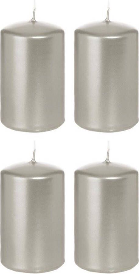 Trend Candles 4x Zilveren cilinderkaarsen stompkaarsen 5 x 8 cm 18 branduren Geurloze zilverkleurige kaarsen – Woondecoraties