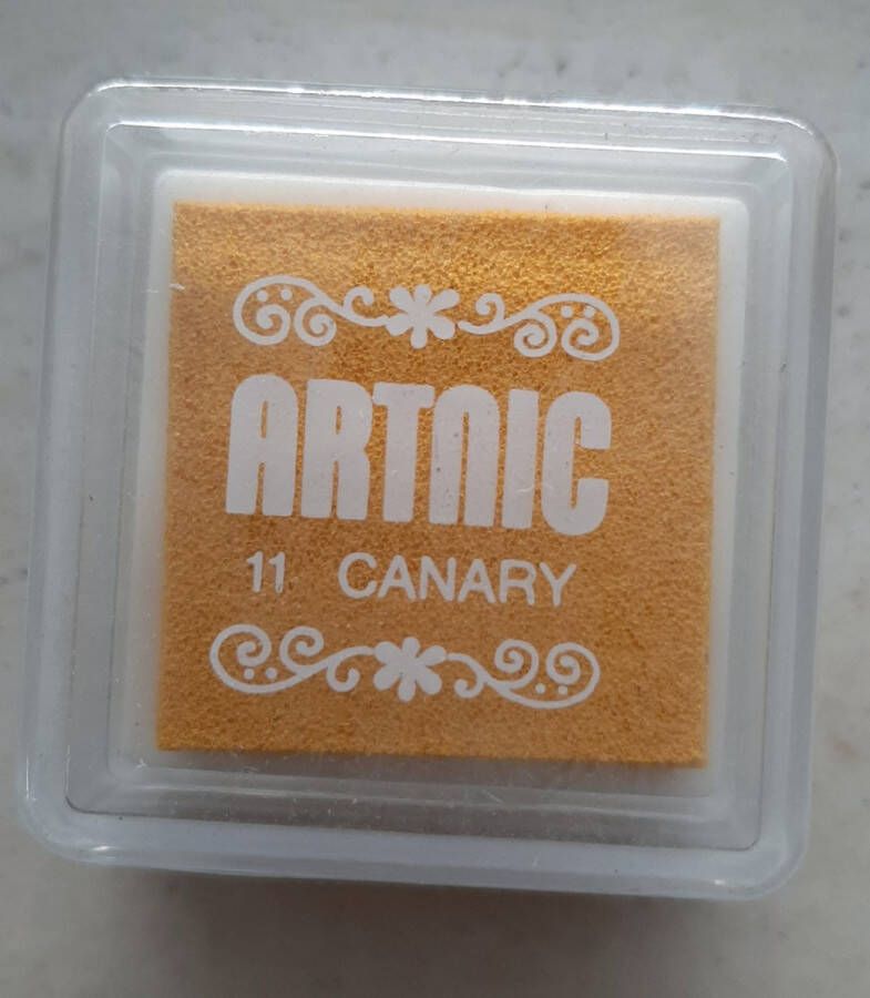 Tsukineko Artnic stempelkussen small 11 canary multi purpose craft inkt kanarie geel pigment stempelinkt voor papier 3x3 cm