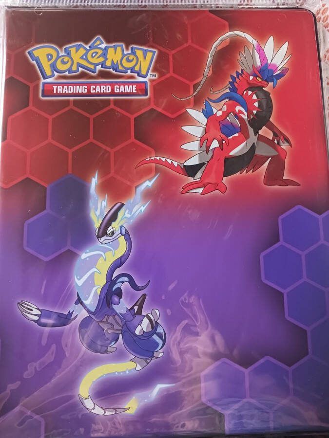 Ultrapro Pokémon Scarlet & Violet Karaidon and Miraidon 9-Pocket Portfolio (252 kaarten)