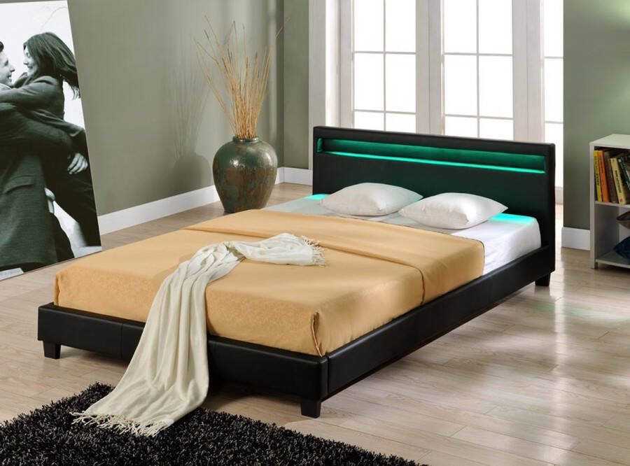 Unbranded Bed Mariska met LED verlichting Bedbodem 140x200 cm Zwart Modern Design