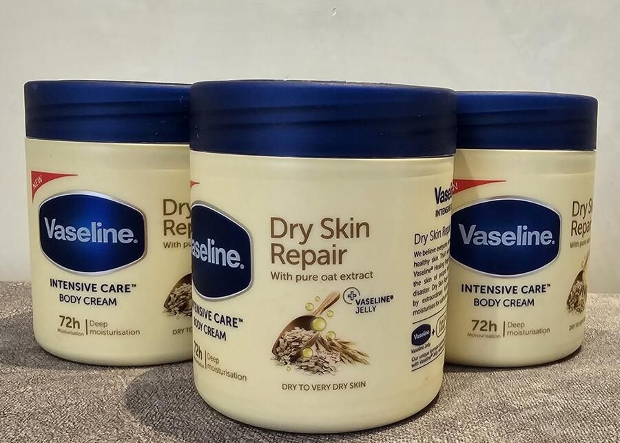 Vaseline Droge Huid Herstellende Dry Skin Repair Bodycrème 3x400ml