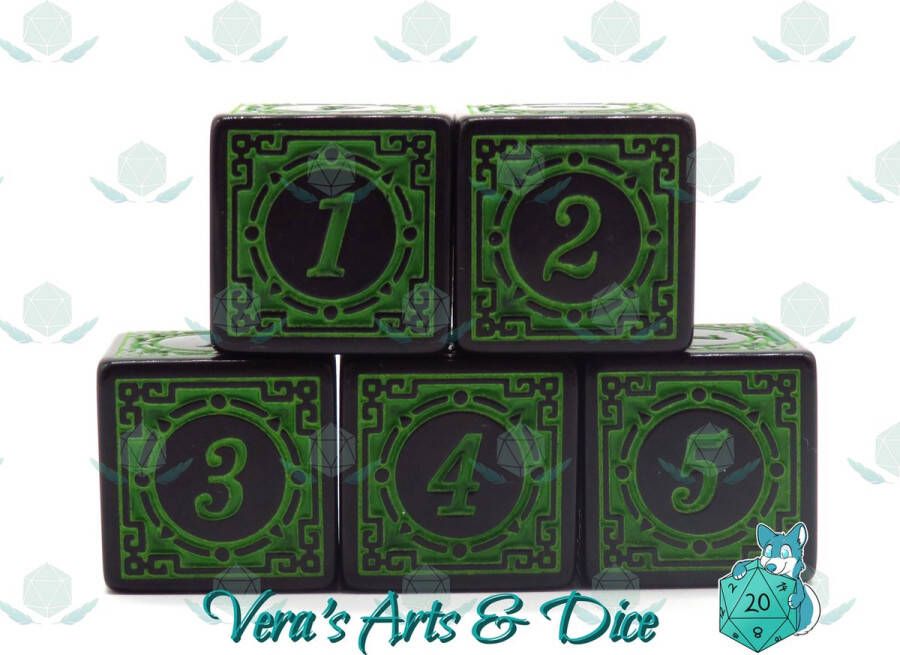 Vera's Arts & Dice 5D6s Ancient Green Polyset Dice Dobbelstenen Set Van 5 Stuks Zwart met Groen Ornamenten en Cijfers D&D en Rollenspellen Plastic Dobbelstenen Set voor Dungeons and Dragons Dice Set Zwarte Velvet Dice Bag