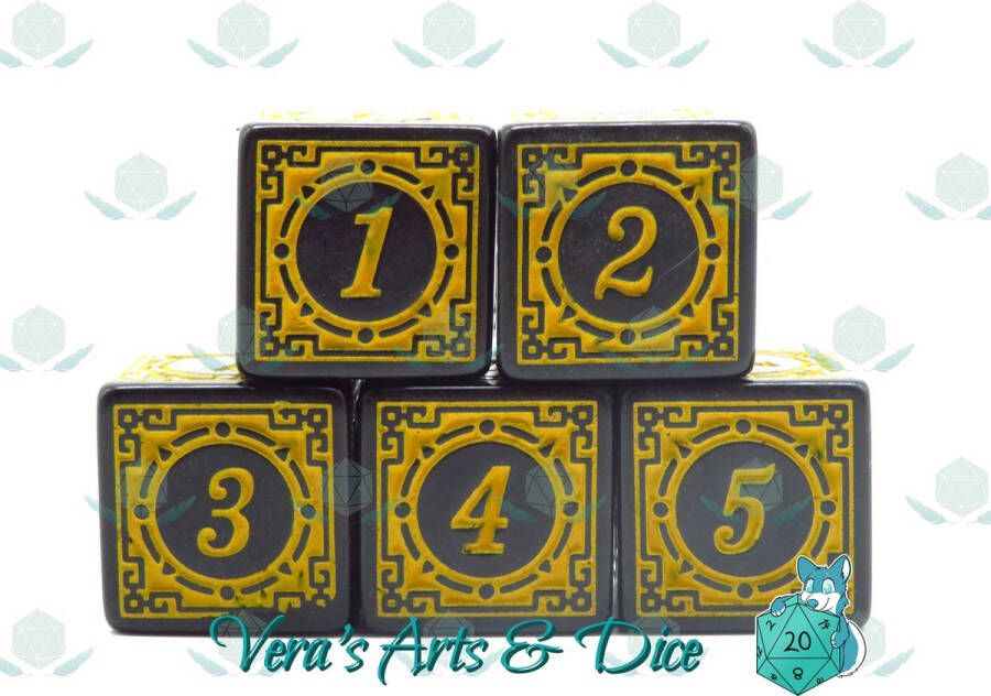 Vera's Arts & Dice 5D6s Ancient Yellow Polyset Dice Dobbelstenen Set Van 5 Stuks Zwart met Gele Ornamenten en Cijfers D&D en Rollenspellen Plastic Dobbelstenen Set voor Dungeons and Dragons Dice Set Zwarte Velvet Dice Bag