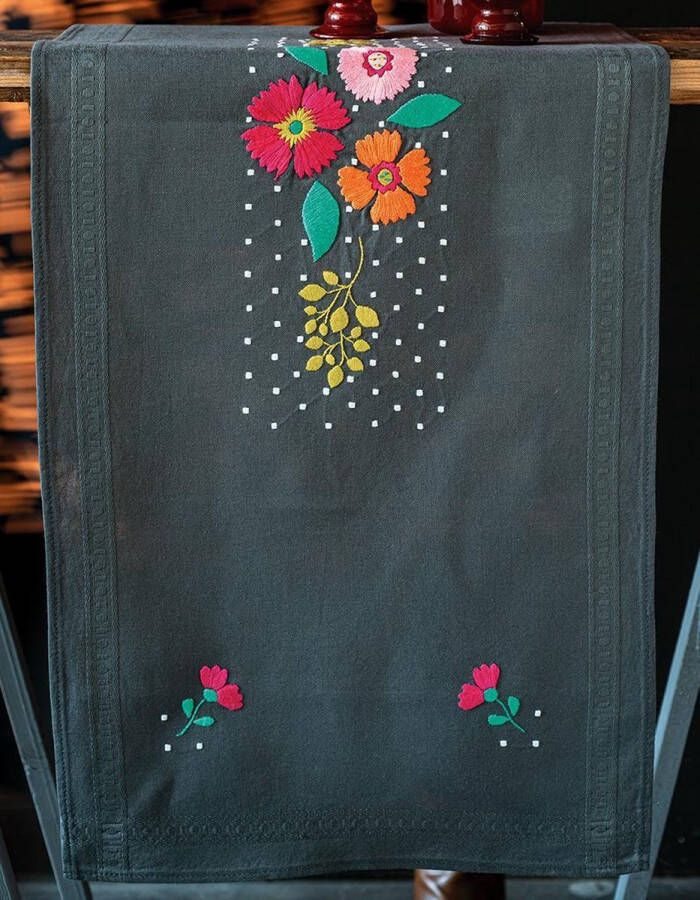 Vervaco Borduurpakket tafelloper kleurige bloemen van pn-0170738 voorbedrukt