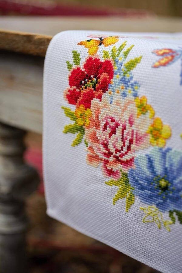 Vervaco Tafelloper Kleurige bloemen borduren (pakket) Telpakket