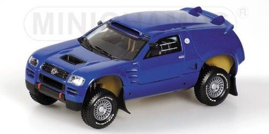 Volkswagen De 1:43 Diecast Modelcar van de Touareg Homologation Versie 2003. De fabrikant van het schaalmodel is Minichamps.Dit model is alleen online beschikbaar