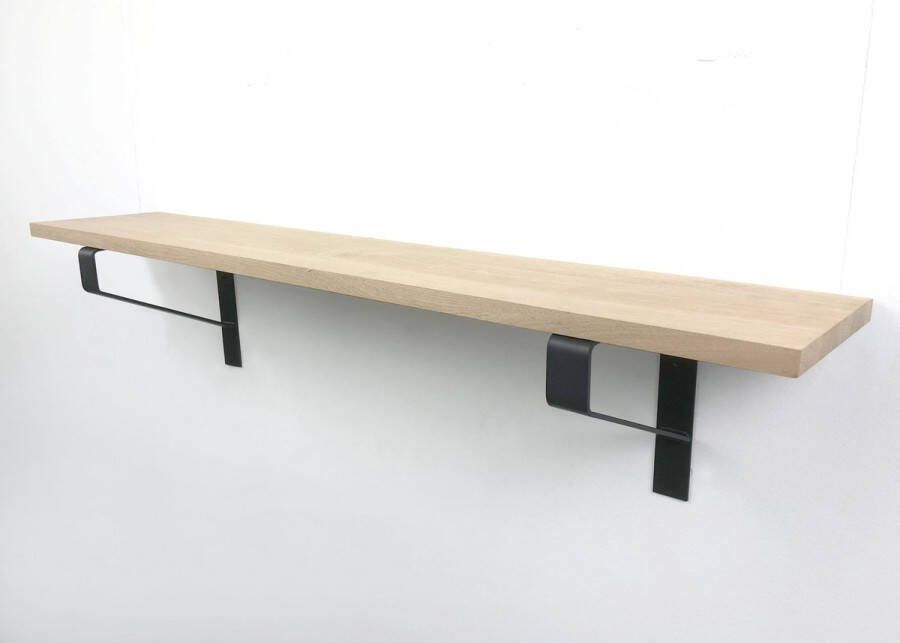 Wandplankwinkel.nl Eiken wandplank 90 x 30 cm 18mm op zwarte plankdragers Wandplank hout Wandplank industrieel Fotoplank