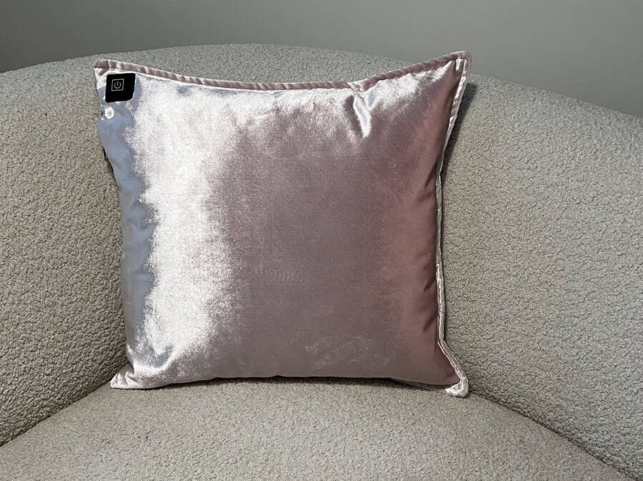 Warmpi Draadloos Warmtekussen incl. Powerbank (10.000mah) Fluweel Lichtroze Het elektrisch verwarmde kussen heeft ook kabel van 3m voor opwarming via stopcontact of USB Poort 3 warmtestanden 45x45 cm Licht Roze Velvet stof