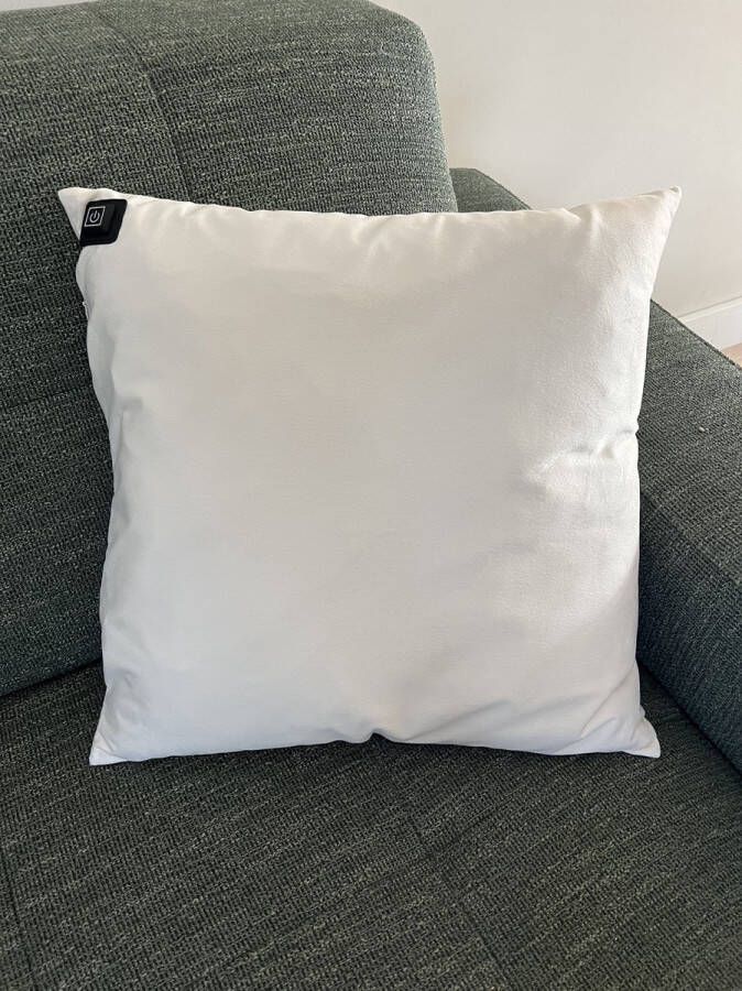 Warmpi Draadloos Warmtekussen incl. Powerbank (10.000mah) Fluweel Wit Satin White Het elektrisch verwarmde kussen heeft ook kabel van 3m voor opwarming via stopcontact of USB Poort 3 warmtestanden 45x45 cm zachte Velvet Stof