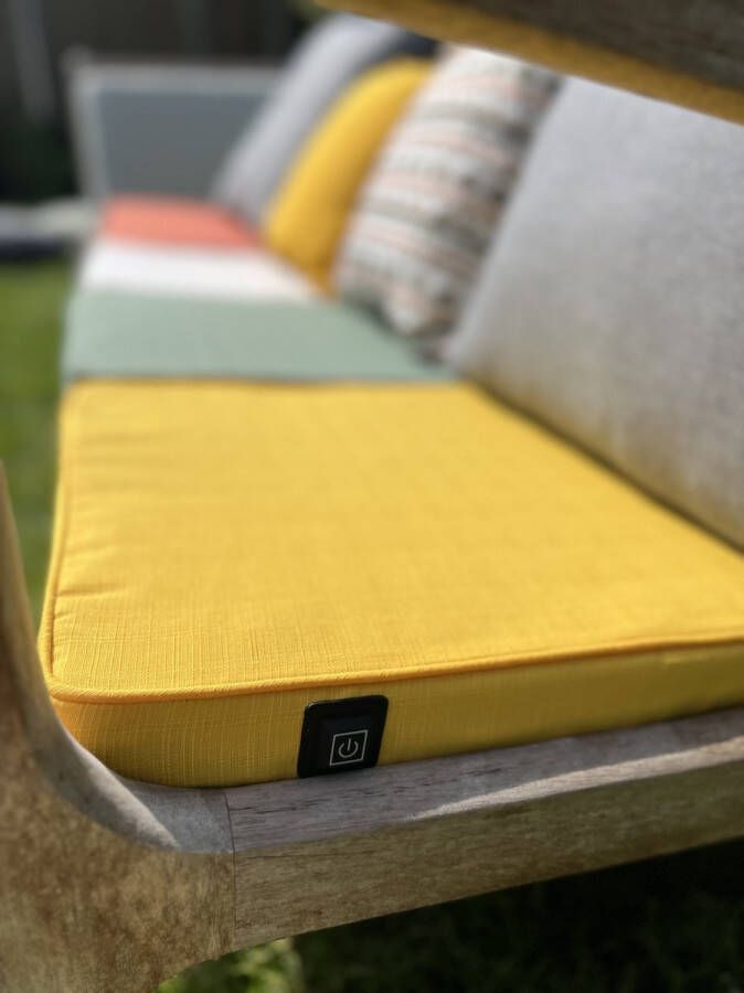 Warmpi Outdoor Verwarmd Zitkussen incl Powerbank (10.000mah) Geel Waterafstotend en UV-bestendig 3 warmtestanden 5cm foam voor optimaal comfort Voor buiten en binnen Afmeting 40x40 cm