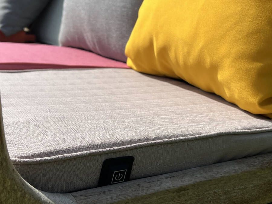 Warmpi Outdoor Verwarmd Zitkussen incl Powerbank (10.000mah) Lichtbruin Waterafstotend en UV-bestendig 3 warmtestanden 5cm foam voor optimaal comfort Voor buiten en binnen Afmeting 40x40 cm bruin