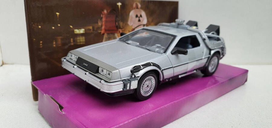 Welly Modelauto DeLorean Back to the Future I 1:24