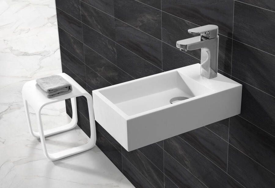 Wiesbaden Solid Surface fontein links 40x22x10 mat wit met kraangat
