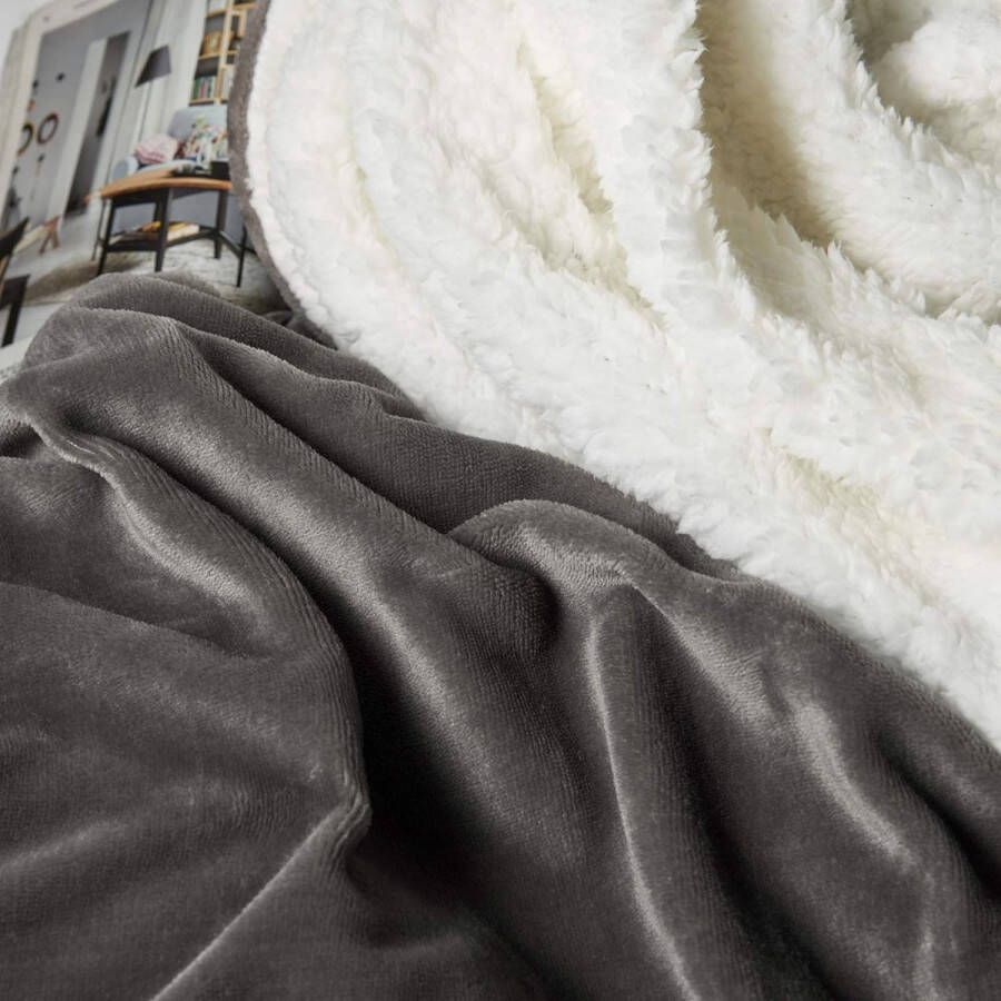 Woltu BWK5017gr knuffeldeken van pluche sherpa-deken 150 x 200 cm bankdeken fleece zacht en warm grijs